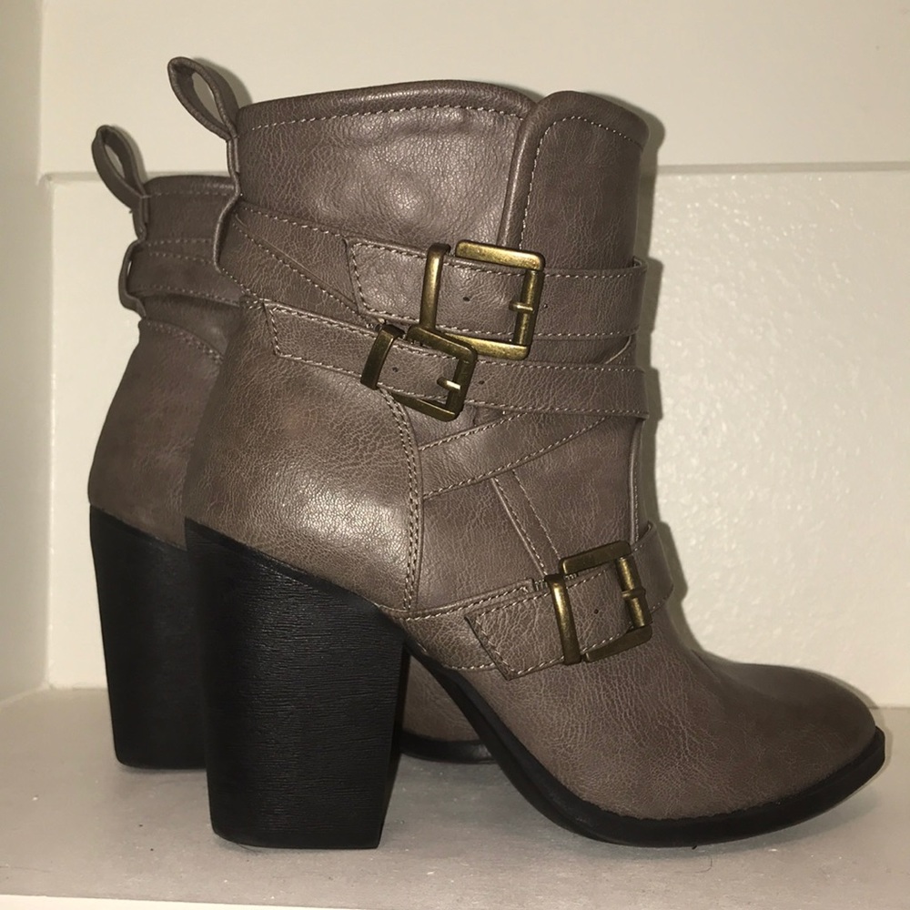 JustFab Booties size 7